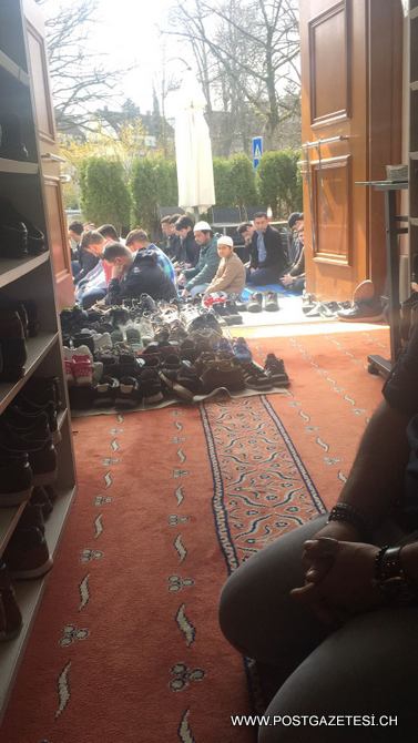 TATİL MÜSLÜMANLARA YARADI: CAMİLER DOLDU TAŞTI 2