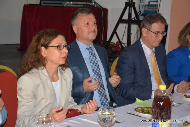İŞ VE DİPLOMASİ DÜNYASI POST GAZETESİ  İFTARINDA BULUŞTU 17