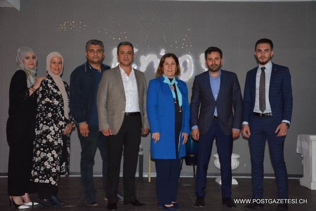 İŞ VE DİPLOMASİ DÜNYASI POST GAZETESİ İFTARINDA BULUŞTU