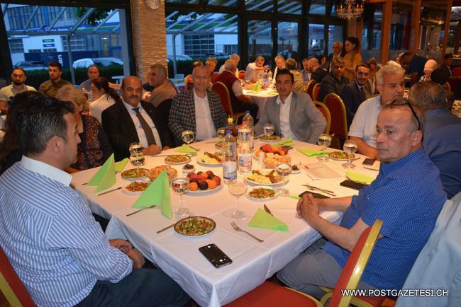 İŞ VE DİPLOMASİ DÜNYASI POST GAZETESİ  İFTARINDA BULUŞTU 25
