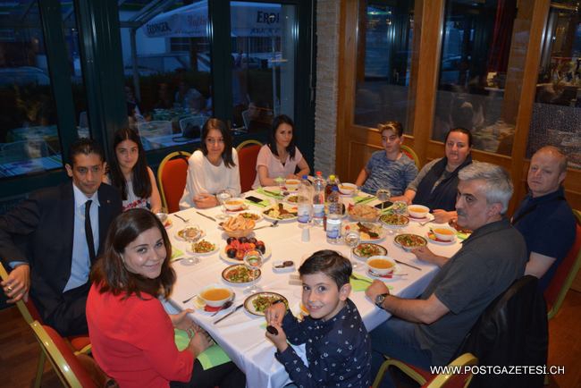 İŞ VE DİPLOMASİ DÜNYASI POST GAZETESİ  İFTARINDA BULUŞTU 28