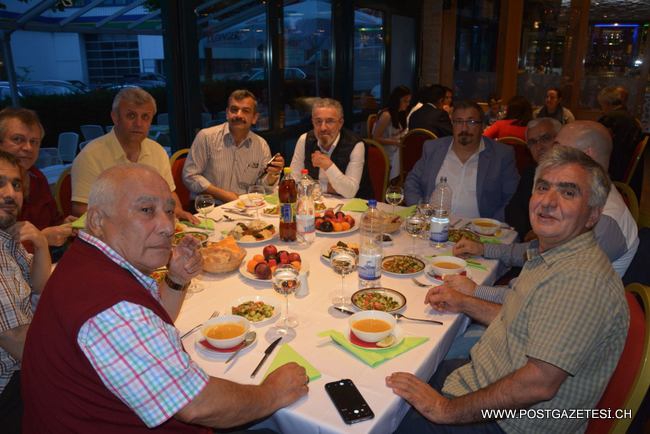 İŞ VE DİPLOMASİ DÜNYASI POST GAZETESİ  İFTARINDA BULUŞTU 30