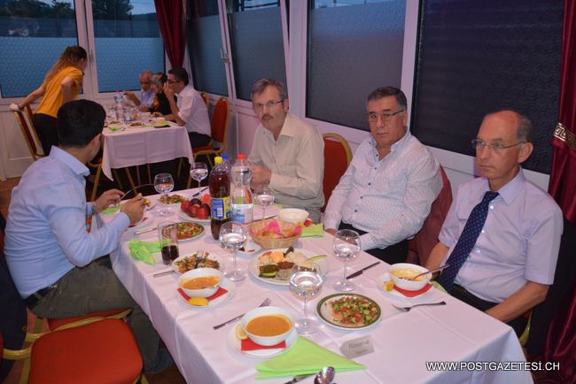 İŞ VE DİPLOMASİ DÜNYASI POST GAZETESİ  İFTARINDA BULUŞTU 34