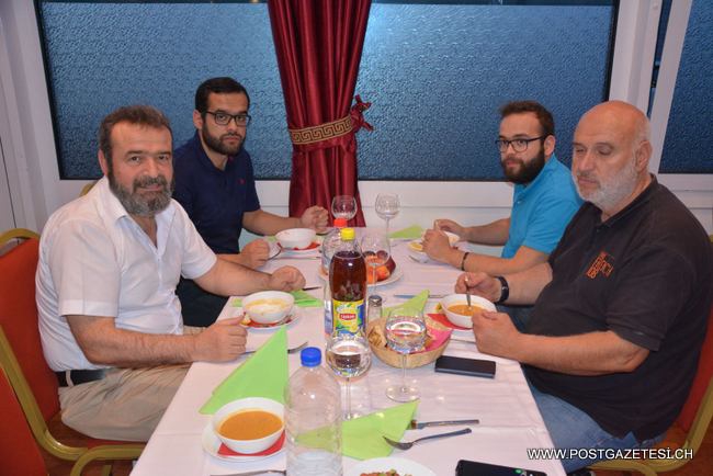 İŞ VE DİPLOMASİ DÜNYASI POST GAZETESİ  İFTARINDA BULUŞTU 35