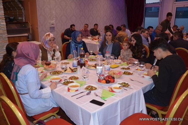 İŞ VE DİPLOMASİ DÜNYASI POST GAZETESİ  İFTARINDA BULUŞTU 46