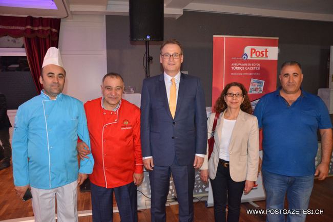 İŞ VE DİPLOMASİ DÜNYASI POST GAZETESİ  İFTARINDA BULUŞTU 48