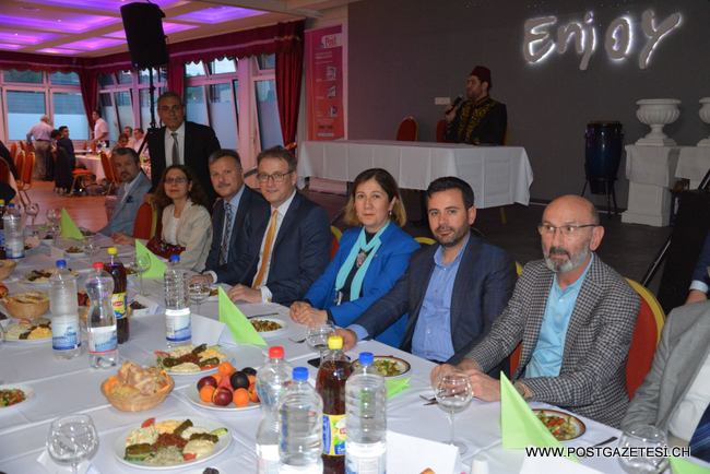 İŞ VE DİPLOMASİ DÜNYASI POST GAZETESİ  İFTARINDA BULUŞTU 49