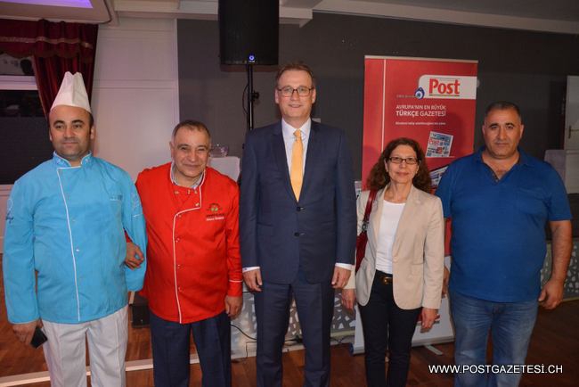 İŞ VE DİPLOMASİ DÜNYASI POST GAZETESİ İFTARINDA BULUŞTU