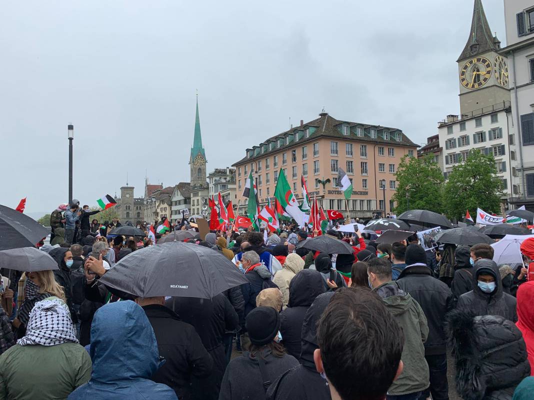 İsrail'in Filistin'e yaptığı saldırılar Zürih’te protesto edildi