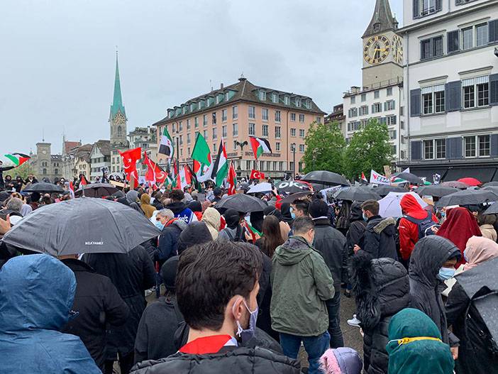 İsrail'in Filistin'e yaptığı saldırılar Zürih’te protesto edildi
