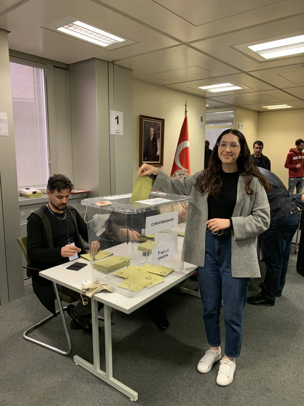 İsviçre'de 2.Tur için oy kullanma işlemi başladı 1