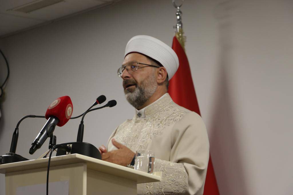 Prof. Erbaş, gençlerle buluştu 10