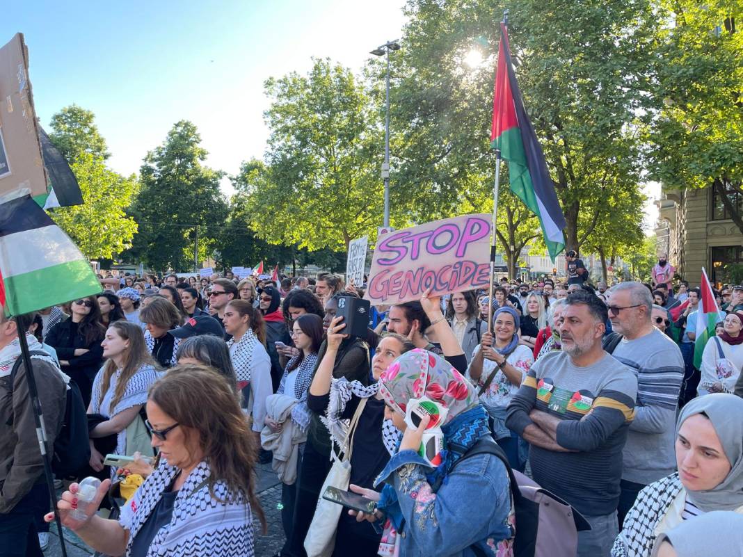 Zürih'te Büyük Protesto: İsrail'in Refah Saldırısına Tepki 7