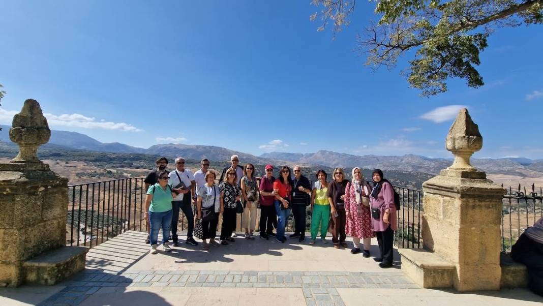 Endülüs & Madrid Turu katılımcılardan tam not aldı 7