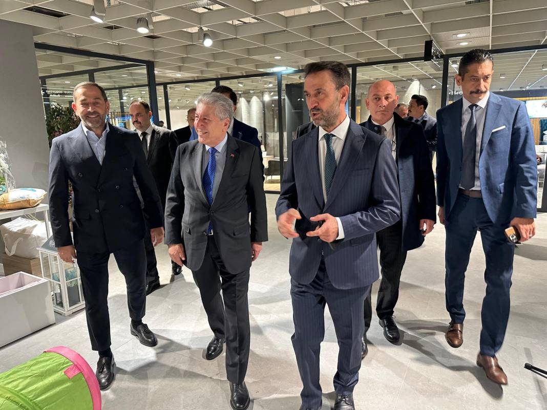 Dietikon’da 4.500 m²’lik dev mağaza açıldı 14