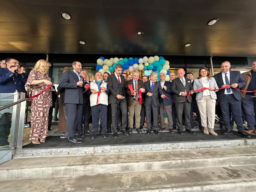Dietikon’da 4.500 m²’lik dev mağaza açıldı 3