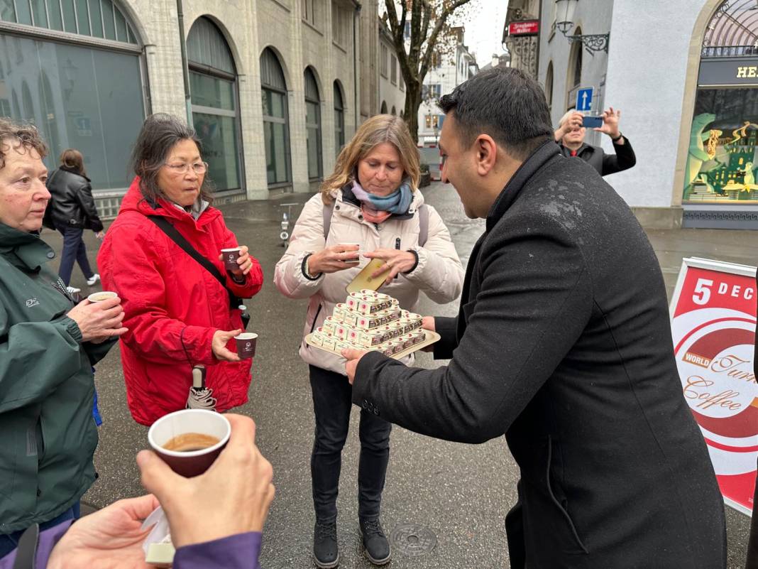 Zürih Başkonsolosluğundan Paradeplatz’da Türk Kahvesi Tanıtımı 2