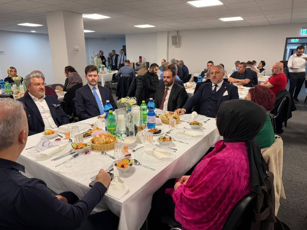 İsviçre Türk Diyanet Vakfı’nın İftarına Yoğun Katılım 11