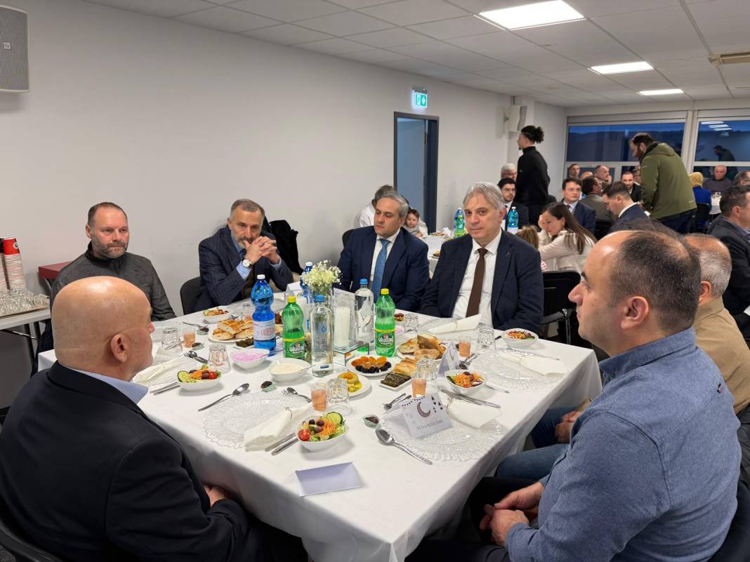 İsviçre Türk Diyanet Vakfı’nın İftarına Yoğun Katılım 13