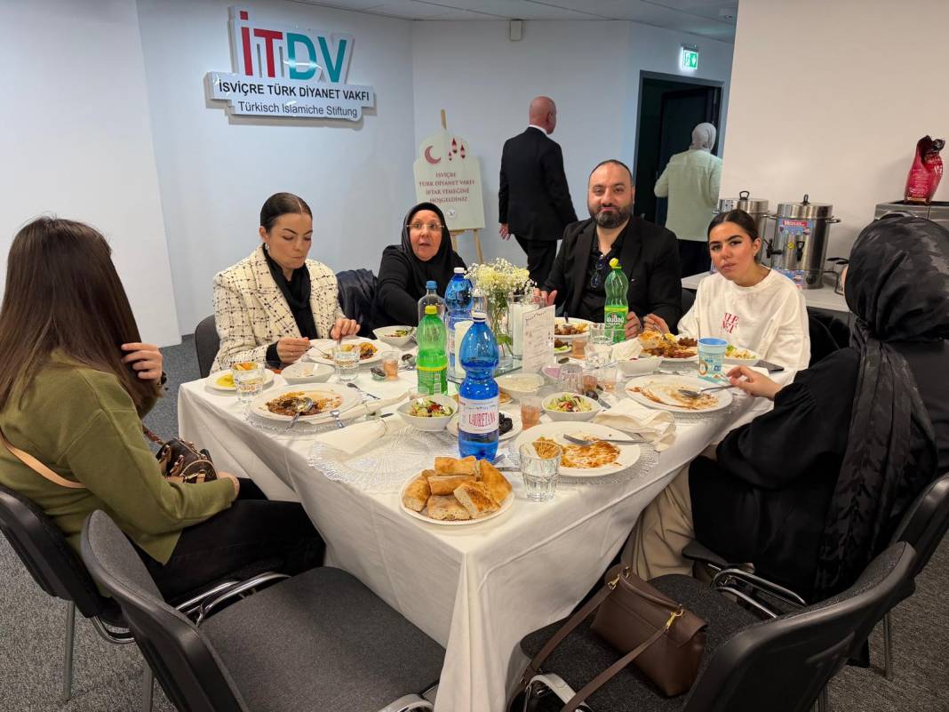 İsviçre Türk Diyanet Vakfı’nın İftarına Yoğun Katılım 4