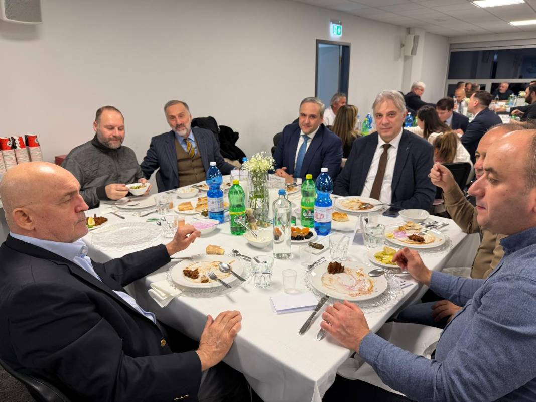 İsviçre Türk Diyanet Vakfı’nın İftarına Yoğun Katılım 5