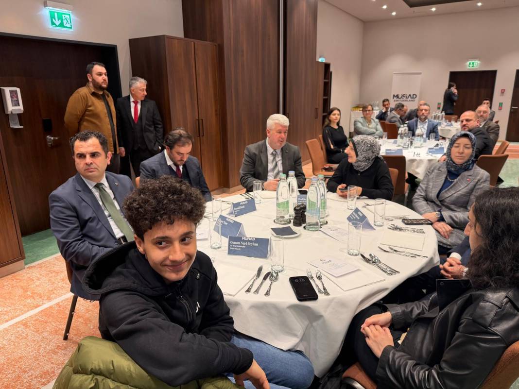 Türk toplumu MÜSİAD iftarında bir araya geldi 13