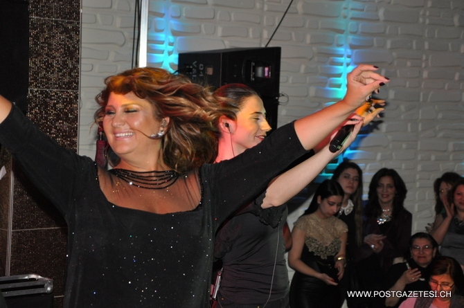 Sibel Can mest etti 23
