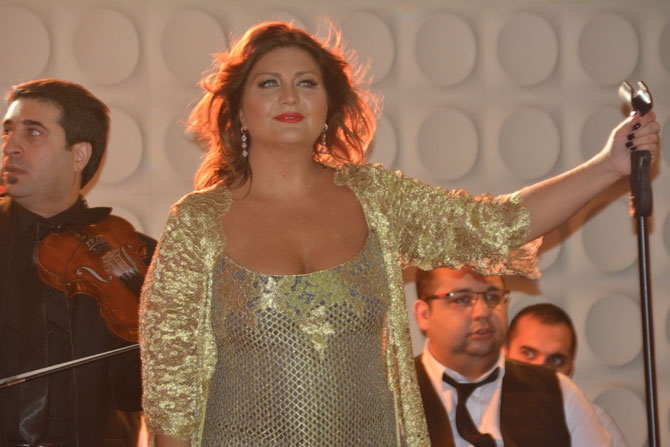 Sibel Can mest etti 56
