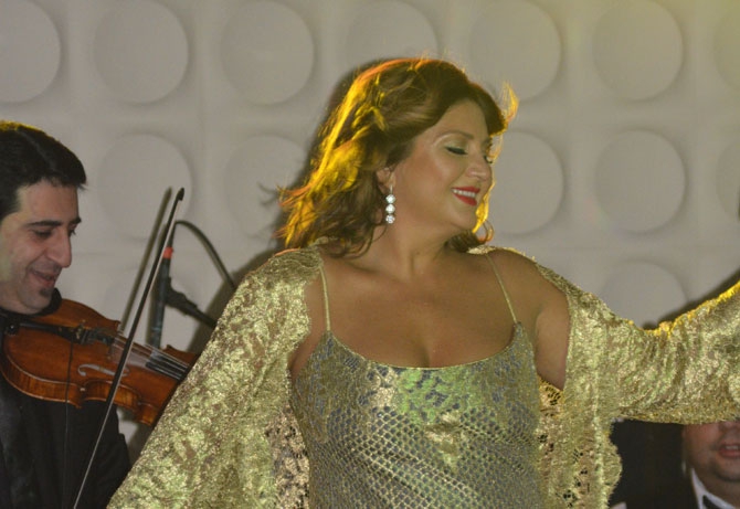 Sibel Can mest etti 59