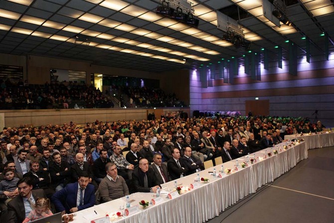 Kur’an ve Peygamber sevdalıları Dietikon Stadthalle’ye akın etti