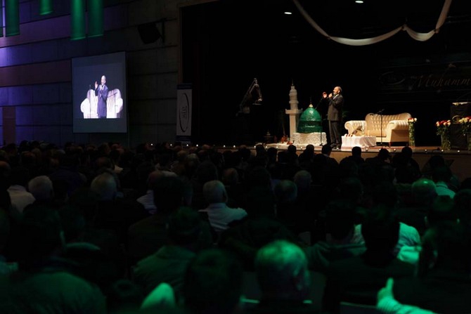 Kur’an ve Peygamber sevdalıları Dietikon Stadthalle’ye akın etti 7