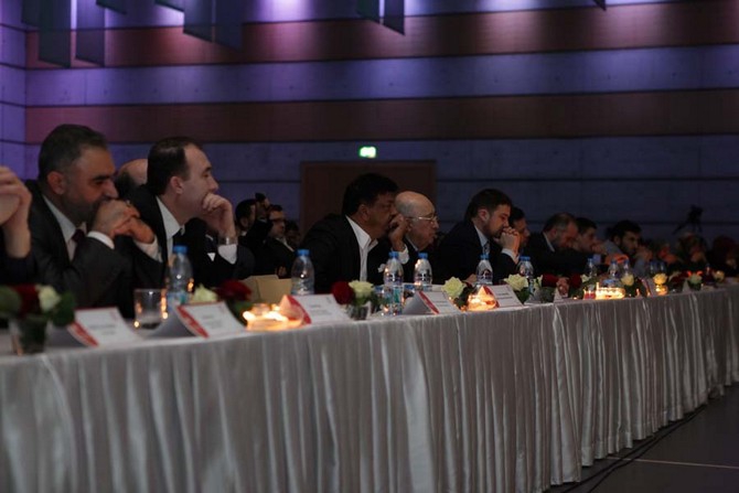 Kur’an ve Peygamber sevdalıları Dietikon Stadthalle’ye akın etti 8