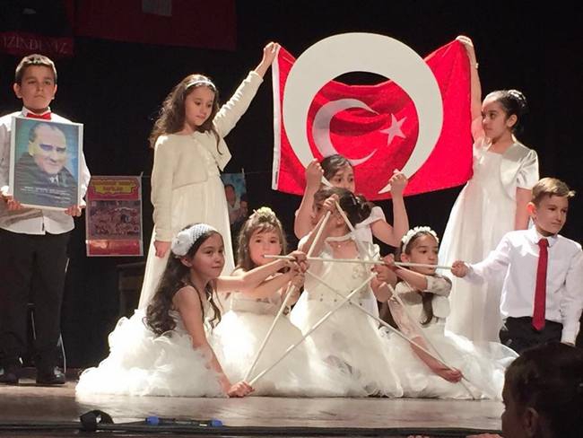 23 Nisan Renens/Lozan'da coşkuyla kutlandı 14