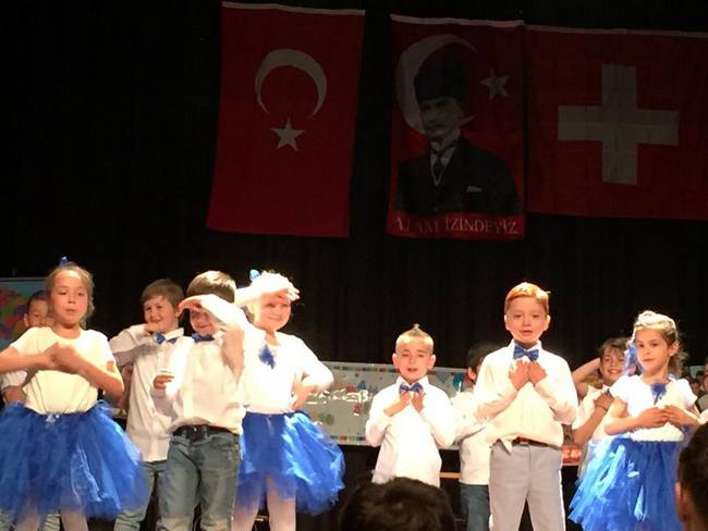 23 Nisan Renens/Lozan'da coşkuyla kutlandı