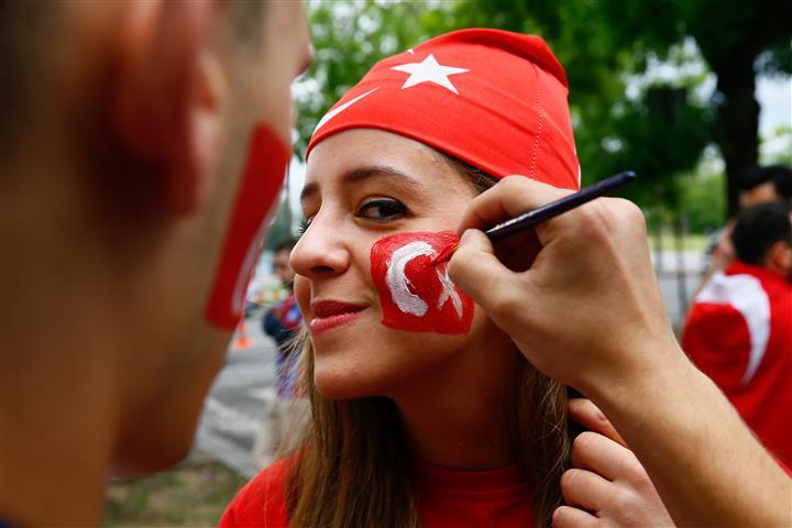 PARİS KIRMIZI BEYAZ 1