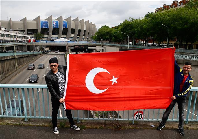 PARİS KIRMIZI BEYAZ 10
