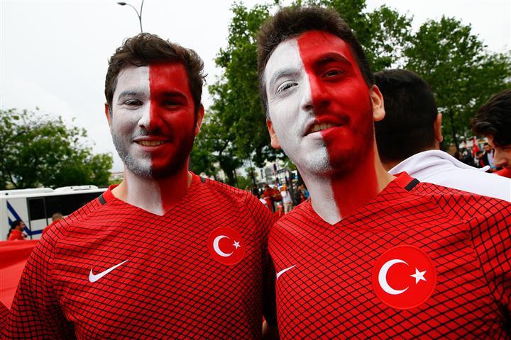 PARİS KIRMIZI BEYAZ 4