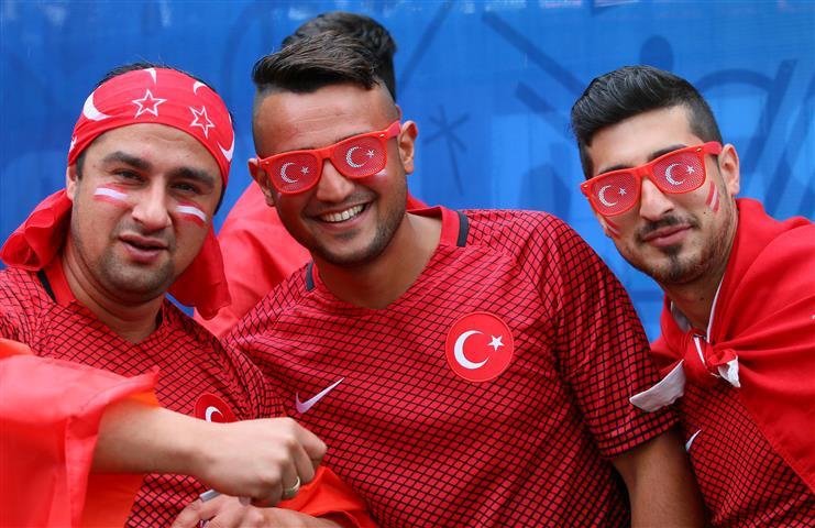 PARİS KIRMIZI BEYAZ 8