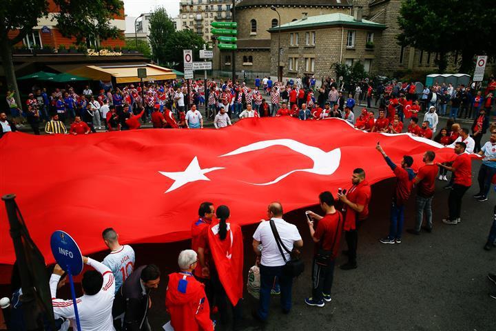 PARİS KIRMIZI BEYAZ 9