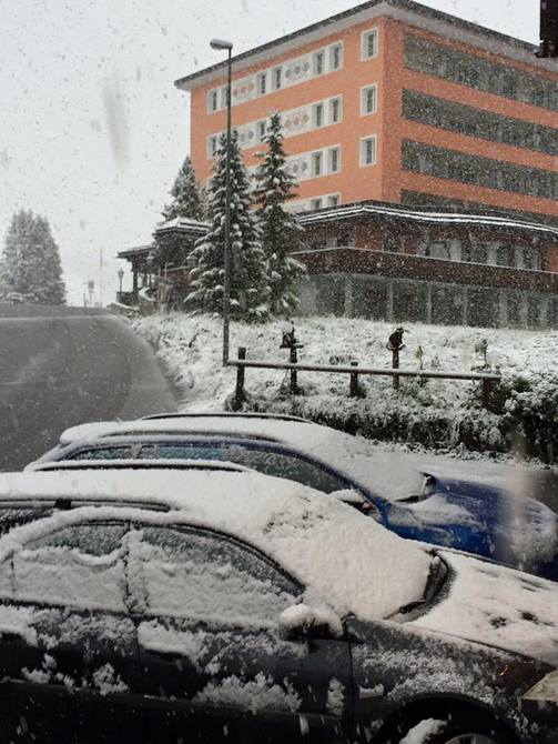 BURASI İSVİÇRE: YAZIN ORTASINDA KAR YAĞDI! 4