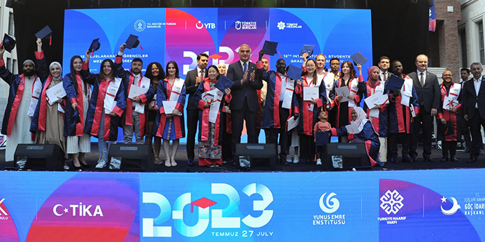 Uluslararası Öğrencilerin Mezuniyet Heyecanı
