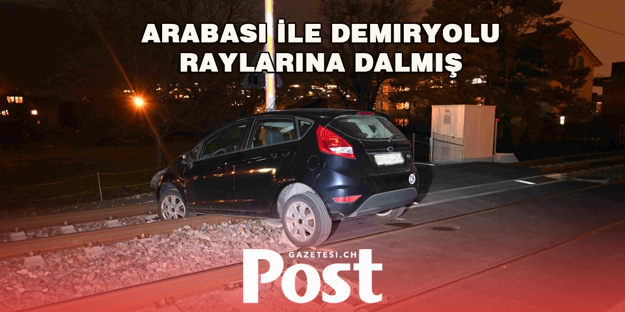 Buchs’ta Otomobil Tren Raylarına Girdi