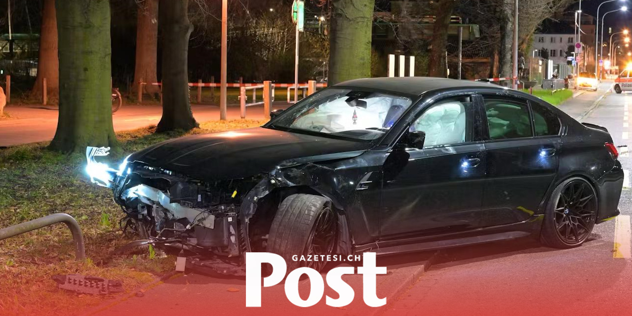 Zürih’te Genç Sürücü BMW ile Ağaca Çarptı