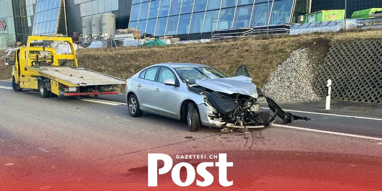 Fribourg’da Tırdan Düşen Yük Zincirleme Kazalara Yol Açtı: Bir Kişi Yaralandı