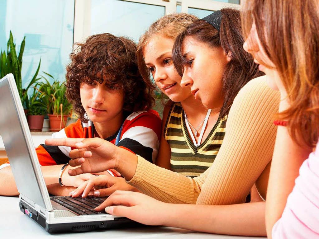 Anolog gençlik Offline dijital gençlik Online