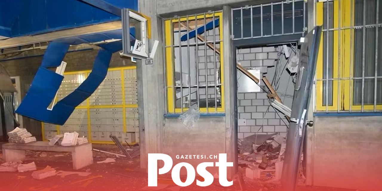 Domat/Ems’te ATM’yi Patlatıp Parayla Kaçtılar