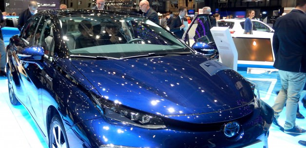 Toyota, Cenevre'de göz doldurdu
