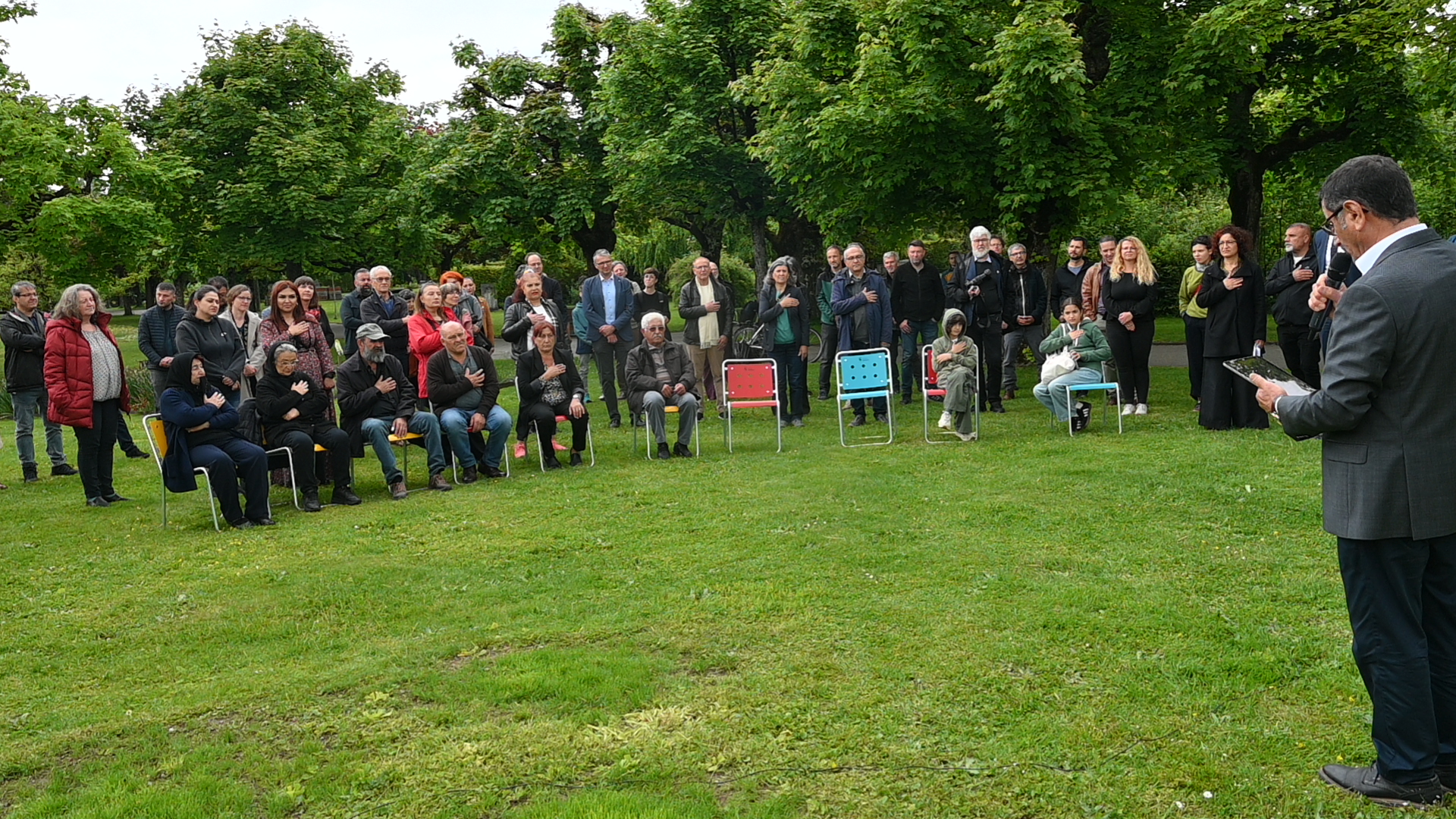 bern-alevi-mezarligi-acildi-6.jpg