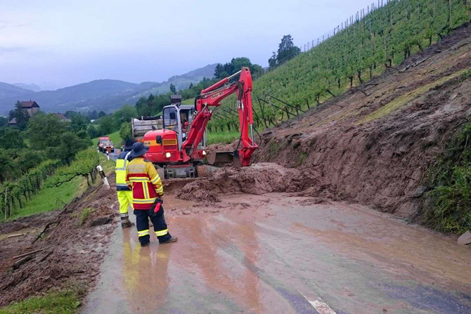 unwetter-regen-erdrutsch.jpg