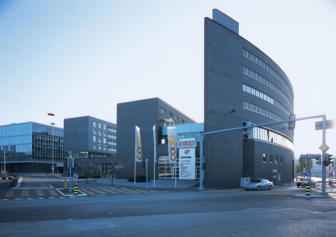 yatas1center.jpg